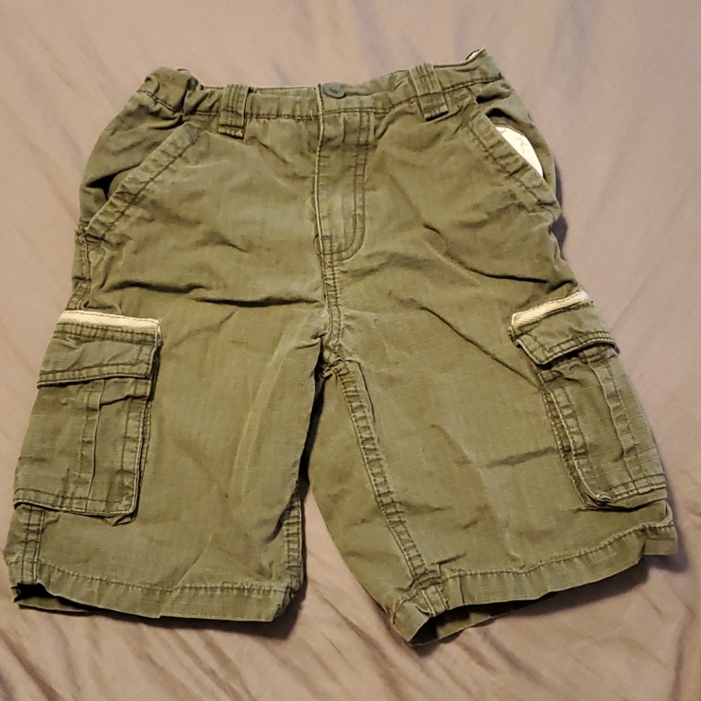 Green cargo shorts size 6